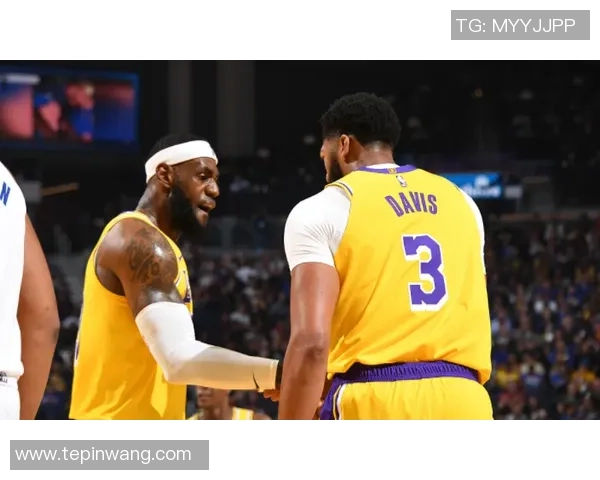 曝戴维斯计划在本周四参与球队练习 争夺获准对阵湖人复出